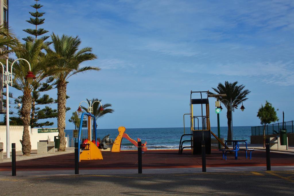Апартаменти Apartament Playa Arenales Ареналес-дель-Соль Номер фото
